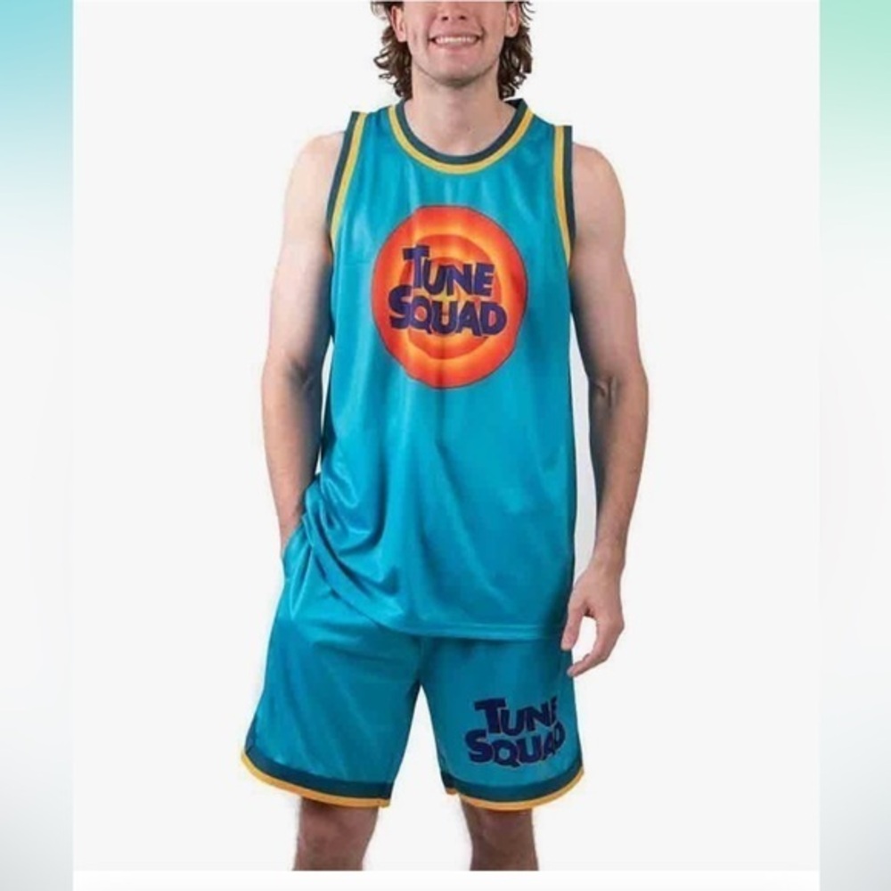Tune Squad from Space Jams Men’s Jersey & Shorts Set. NWOT. Size Medium